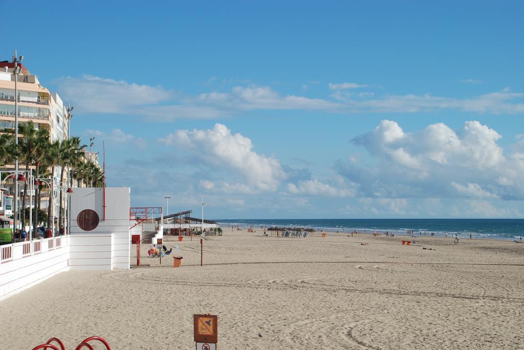 Brisas Estadio Playa Victoria Cádiz Buitenkant foto